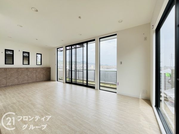 西宮市深谷町の中古一戸建て