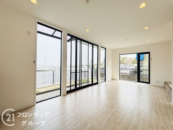 西宮市深谷町の中古一戸建て