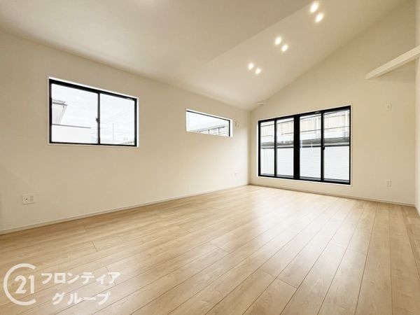 伊丹市南野北４丁目　新築一戸建て　１期　１号棟