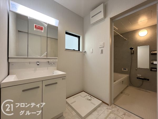 尼崎市道意町５丁目　新築一戸建て