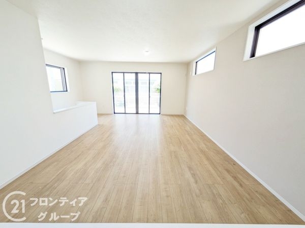 西宮市石在町　新築一戸建て　１号棟