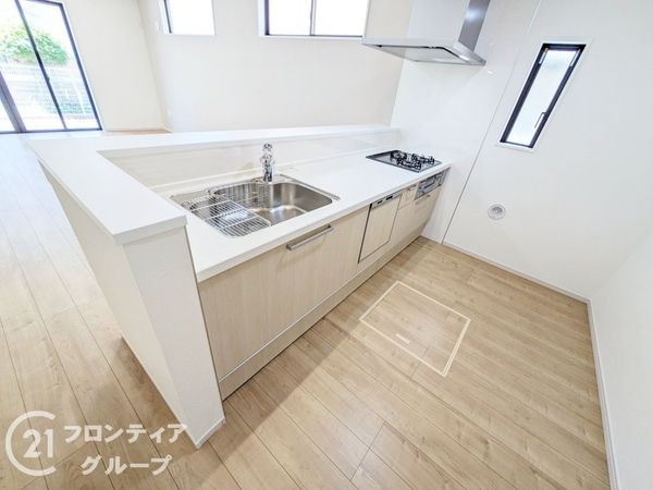 西宮市石在町　新築一戸建て　１号棟