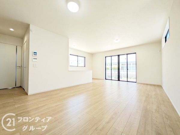 西宮市石在町　新築一戸建て　１号棟