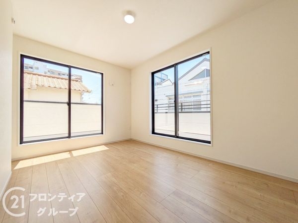 西宮市石在町　新築一戸建て　１号棟