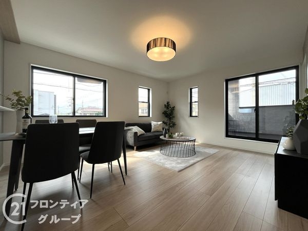 西宮市甲子園町　新築一戸建て