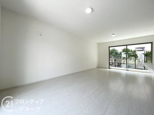 尼崎市大西町２丁目　新築一戸建て　１期　１号棟