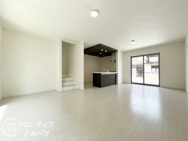 尼崎市大西町２丁目　新築一戸建て　１期　１号棟