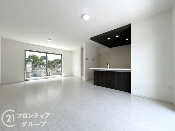 尼崎市大西町２丁目　新築一戸建て　１期　１号棟