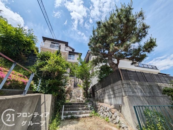 西宮市甲陽園目神山町　中古一戸建て