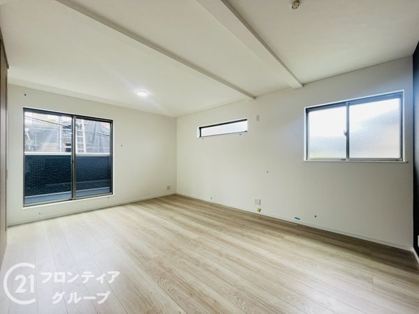 尼崎市猪名寺２丁目　新築一戸建て