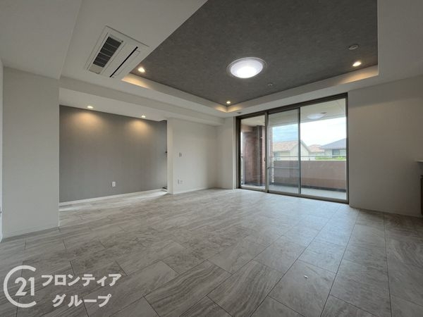 西宮マリナパークシティ港のまちハーバーヴィラ南棟７号棟　中…