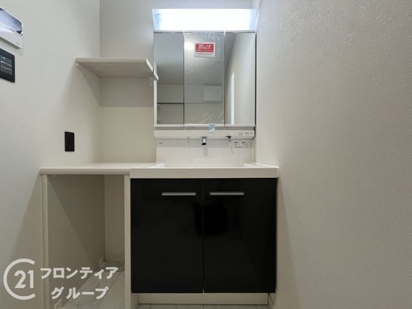 西宮市里中町３丁目　新築一戸建て