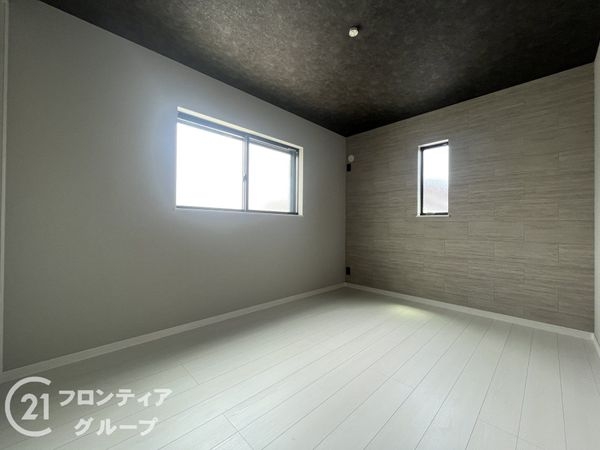 西宮市里中町３丁目　新築一戸建て