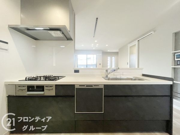 西宮市里中町３丁目　新築一戸建て