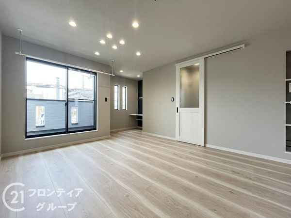 西宮市里中町３丁目　新築一戸建て