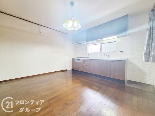 伊丹市昆陽４丁目　中古一戸建て