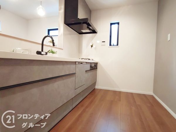 尼崎市大庄西町３丁目　新築一戸建て