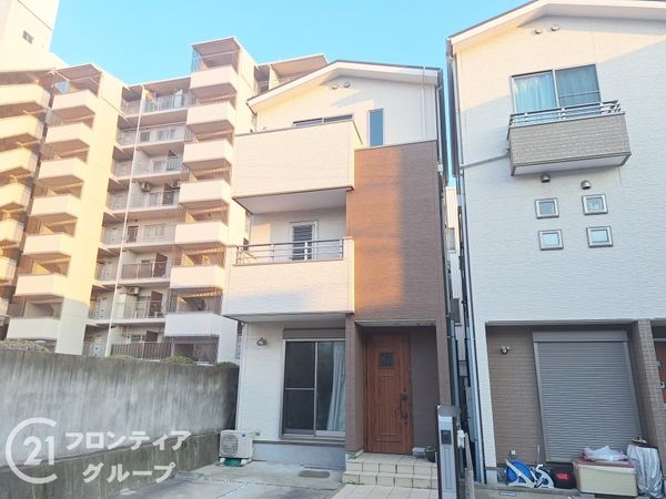 尼崎市名神町２丁目　中古一戸建て
