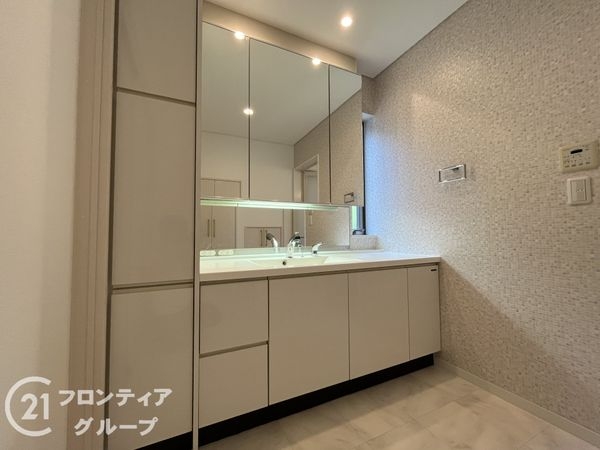 西宮市苦楽園二番町の中古一戸建て