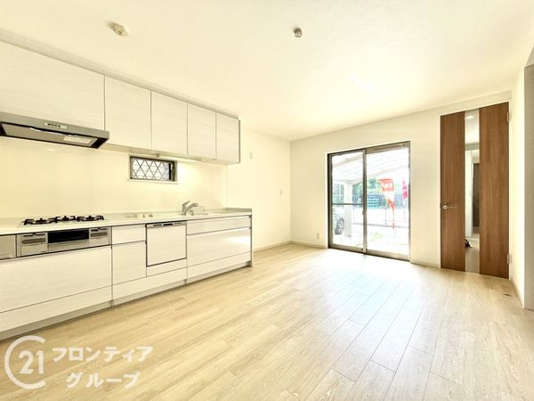 尼崎市西長洲町２丁目　中古一戸建て