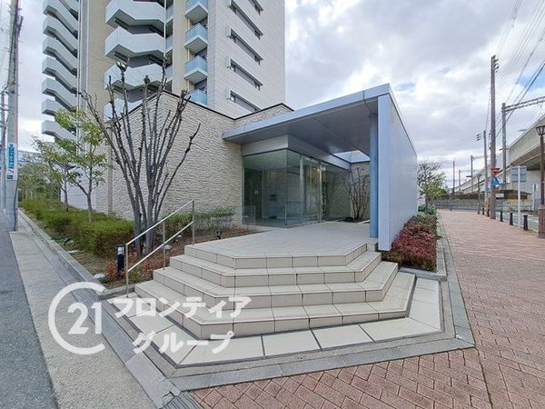 シャルマンフジスマート尼崎出屋敷駅前ステーショングリーン　…