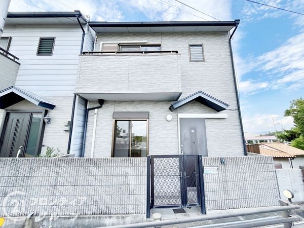 西宮市松並町　中古一戸建て