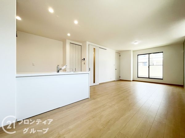 尼崎市西難波町６丁目　新築一戸建て
