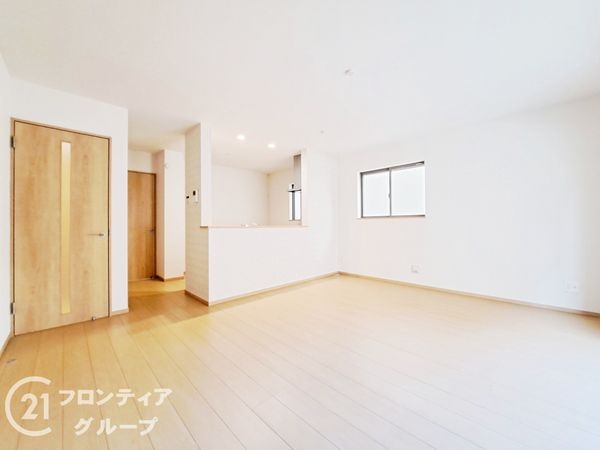 伊丹市松ケ丘４丁目　新築一戸建て　１号棟