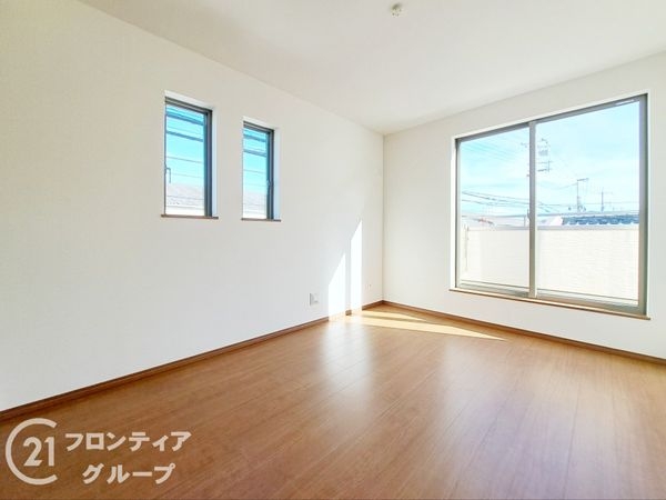 伊丹市松ケ丘４丁目　新築一戸建て　２号棟