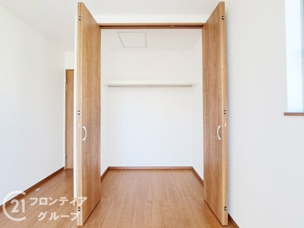 伊丹市松ケ丘４丁目　新築一戸建て　２号棟