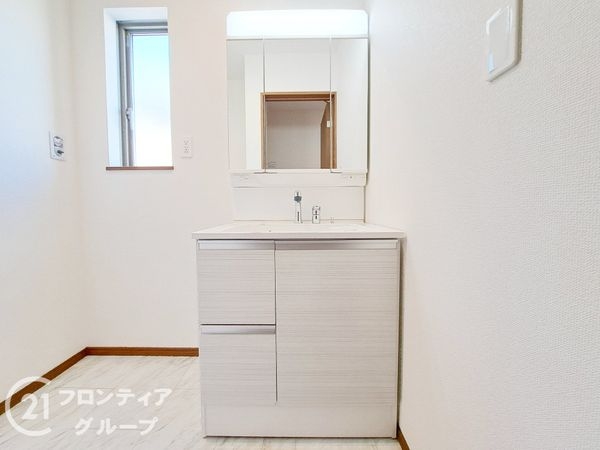 伊丹市松ケ丘４丁目　新築一戸建て　２号棟
