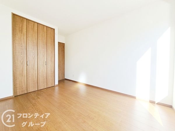 伊丹市松ケ丘４丁目　新築一戸建て　２号棟