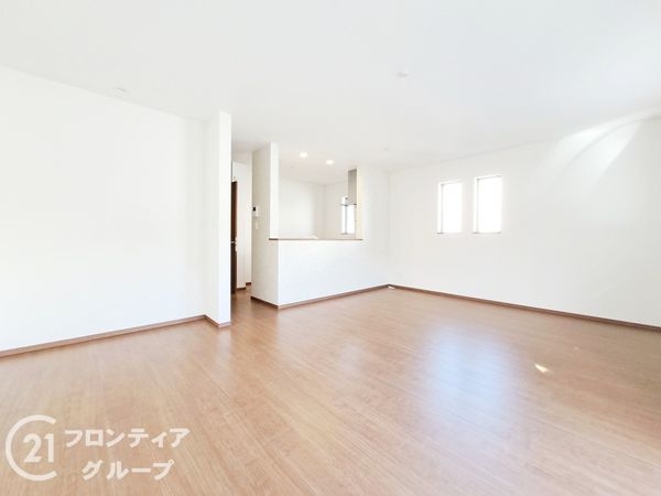 伊丹市松ケ丘４丁目　新築一戸建て　２号棟