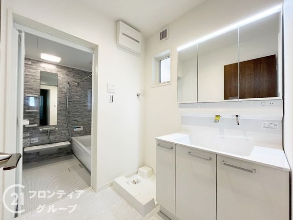尼崎市額田町　新築一戸建て