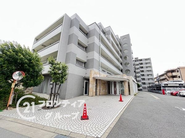 アズ・ワン，リッシュ　中古マンション