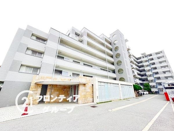 アズ・ワン，リッシュ　中古マンション