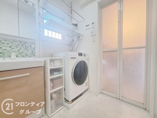 伊丹市鴻池３丁目の中古一戸建て