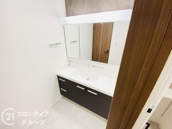 豊中市東豊中町5丁目 新築一戸建て 全1区画(洗面台・洗面所)