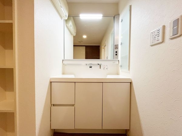 西宮マリナパークシティ・杜のまち2番館 中古マンション(洗面台・洗面所)