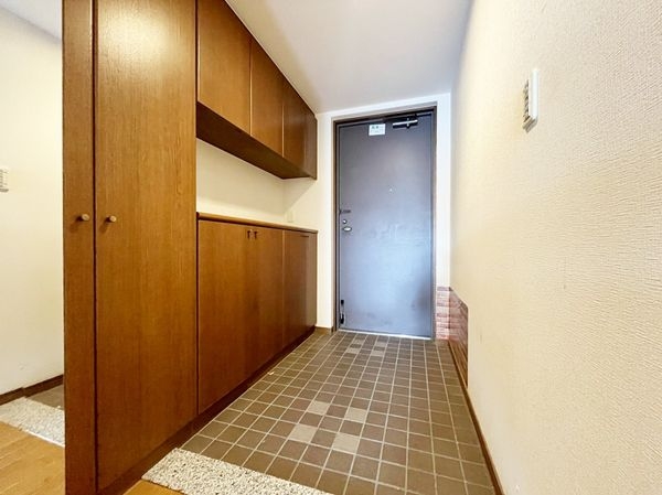 西宮マリナパークシティ・杜のまち2番館 中古マンション(玄関)