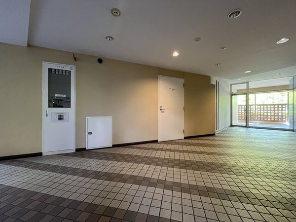 西宮マリナパークシティ・杜のまち2番館 中古マンション(ロビー)