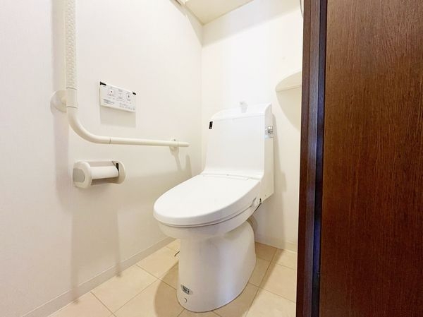 西宮マリナパークシティ・杜のまち2番館 中古マンション(トイレ)