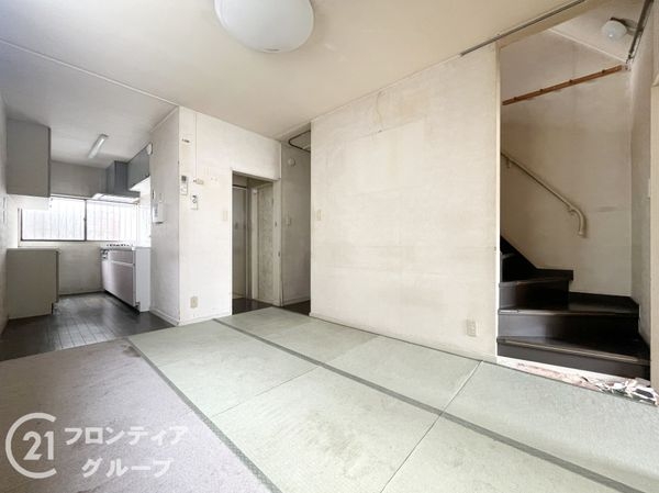 尼崎市東難波町4丁目の中古一戸建て(リビング)