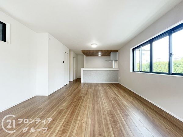 尼崎市大島１丁目　新築一戸建て　１期　３号棟