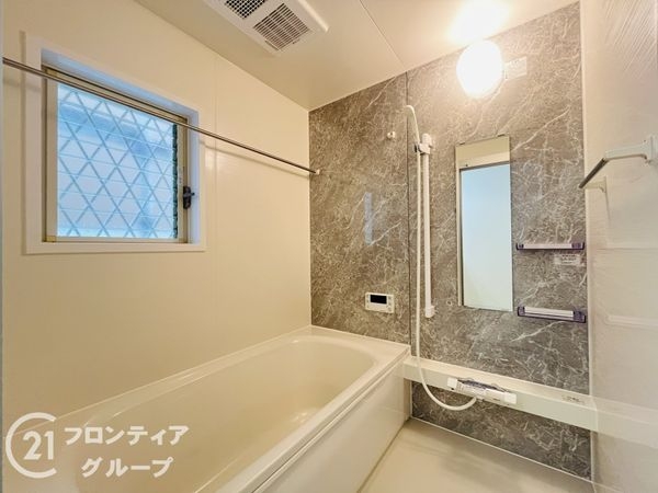 西宮市荒木町　中古一戸建て