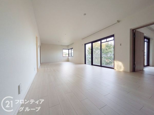 メゾン越木岩A棟　中古マンション