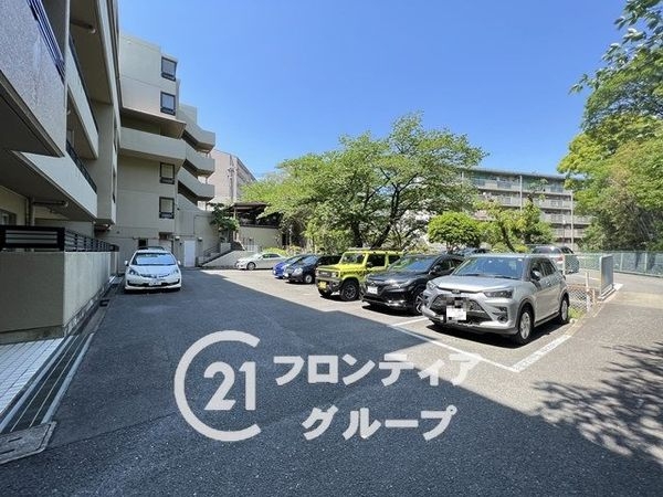 愛宕山ビューハイツ 中古マンション(駐車場)