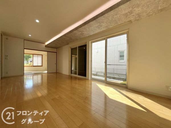 西宮市浜甲子園４丁目　中古一戸建て