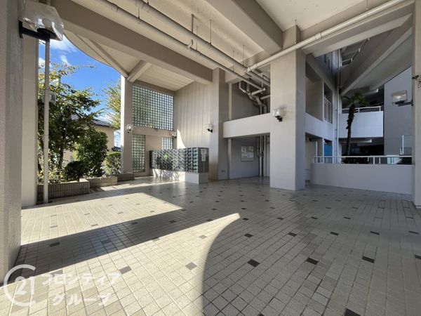 パレ武庫川プルミエール3 2号棟 中古マンション(エントランス)