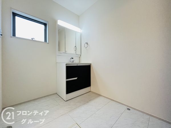 尼崎市大島１丁目　新築一戸建て　２号棟